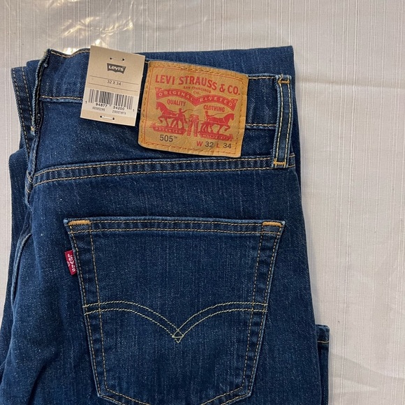 Levi's blue denim boot cut jeans, new with tag - Picture 1 of 6